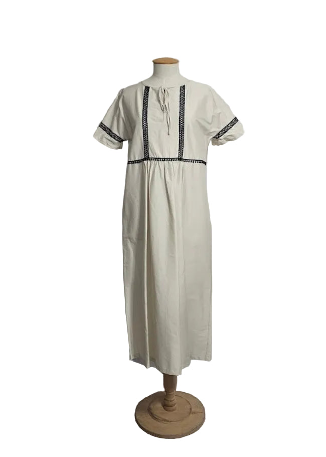 ABITO LUNGO BEIGE RICAMO NERO MILVA°MI