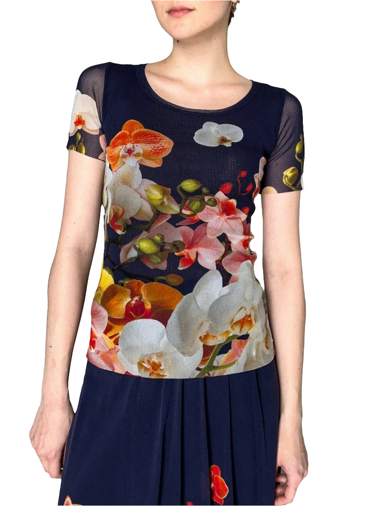 T-SHIRT BLOOMING FLORALS IN BLU SCURO   FUZZI