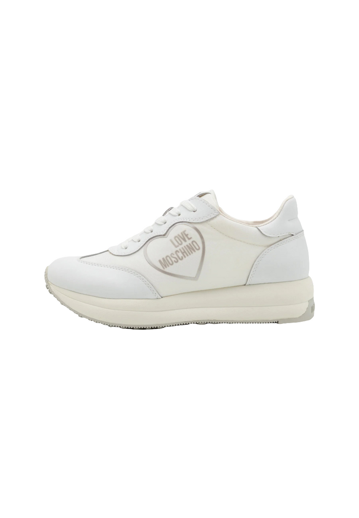 SNEAKERS CON APPLICAZIONE CUORE     LOVE MOSCHINO