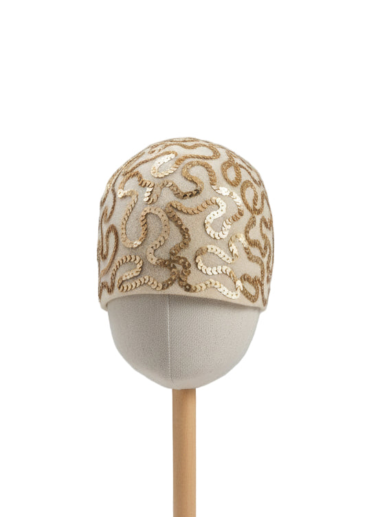 CAPPELLO CON PAILLETTES      LE CHAPEAU