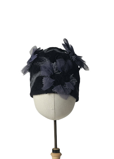 CAPPELLO CON ROSE RICAMATO     LE CHAPEAU