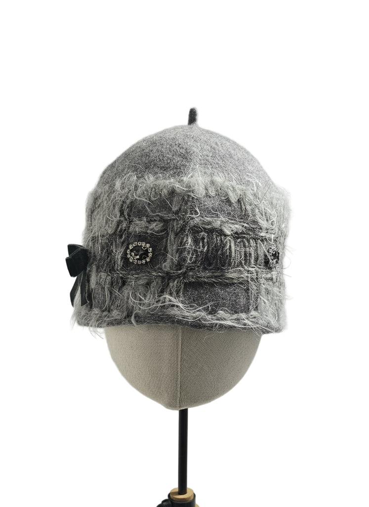 CAPPELLO CON PIETRE E FIOCCO      LE CHAPEAU