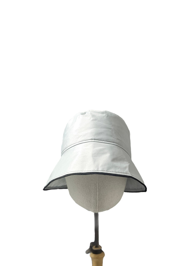 CAPPELLO DA PIOGGIA     LE CHAPEAU