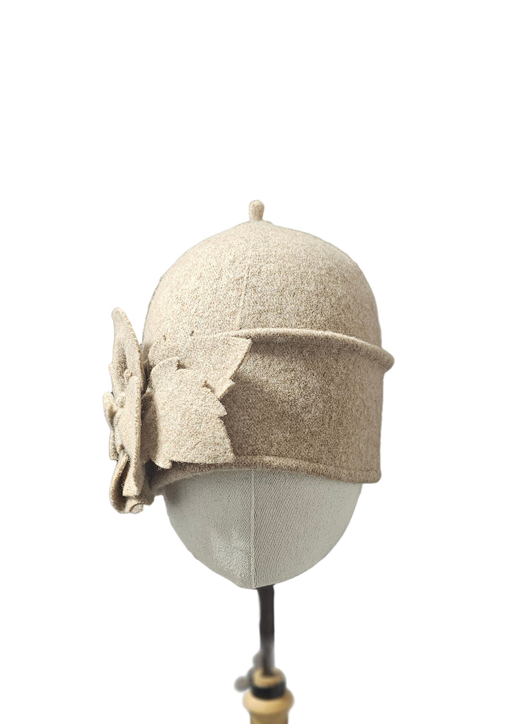 CAPPELLO CON FIORE LATERALE     LE CHAPEAU