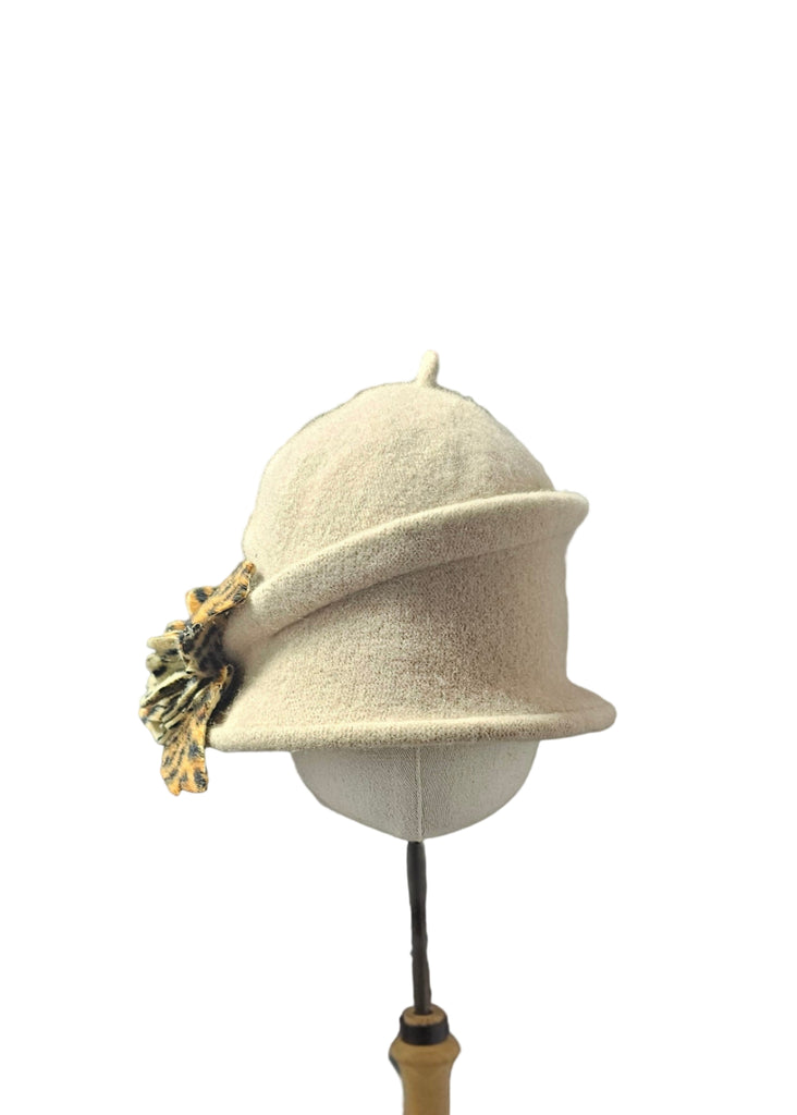 CAPPELLO CON FERRETTO E FIORE LEOPARDATO     LE CHAPEAU