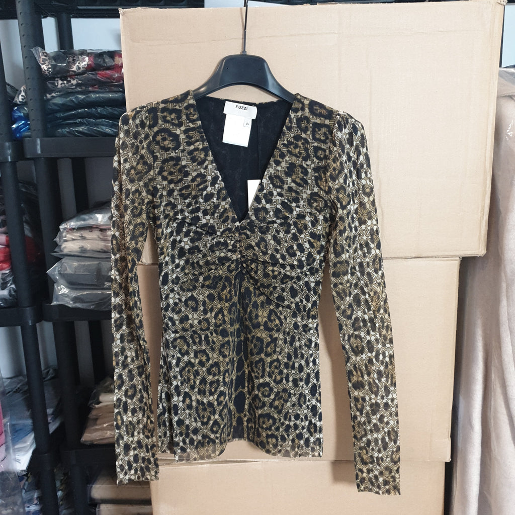 MAGLIA IN TULLE CON LO SCOLLO A V FUZZI COL. AUT/INV 2021